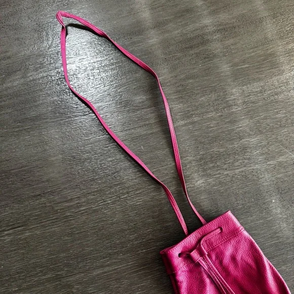 Leather Handmade Hot Pink Crossbody Drawstring Bucket Bag Purse - Picture 5 of 9